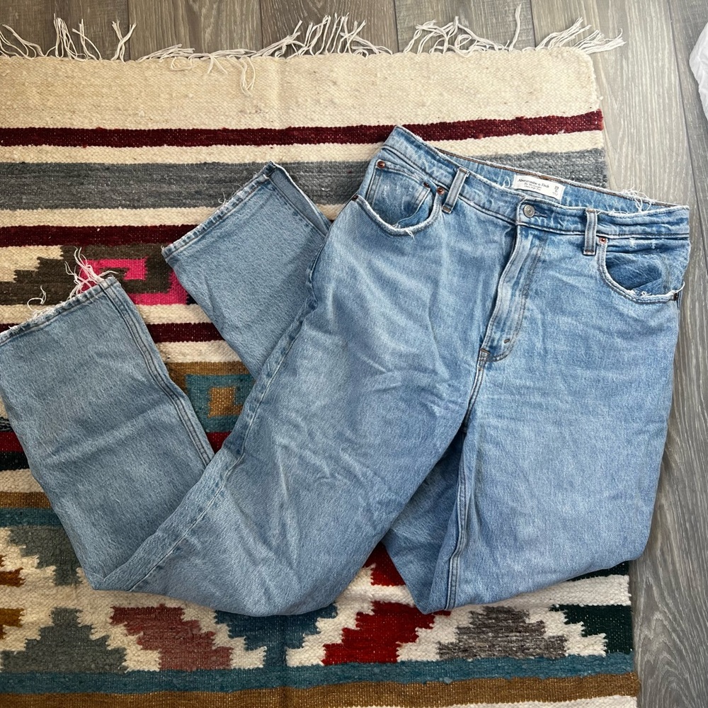 The 90’s straight ultra high rise Abercrombie Jean